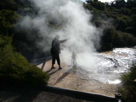 Vorbereitung_fuer_maori_Tanz